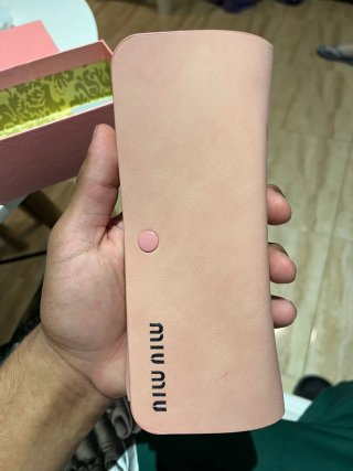 Gafas de sol Miu Miu negras