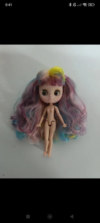 Blythe articulada pelo arco-íris