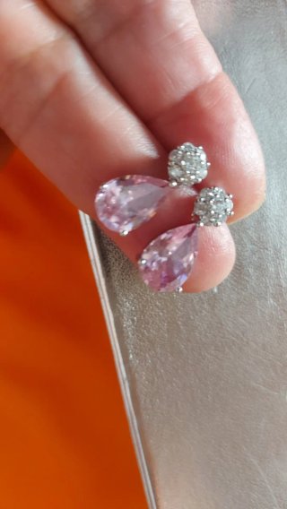 Pendientes de fiesta plateados con piedras rosas