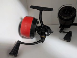 2 Carretes de Pesca Rojos y Negros