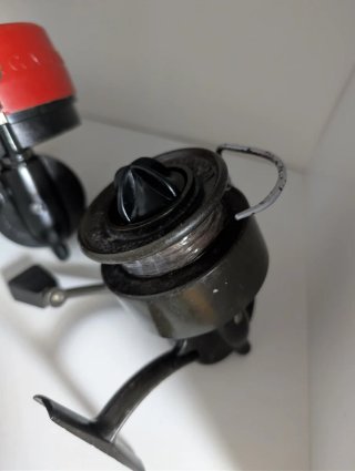 2 Carretes de Pesca Rojos y Negros