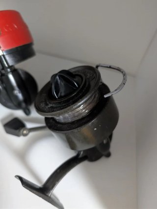 2 Carretes de Pesca Rojos y Negros