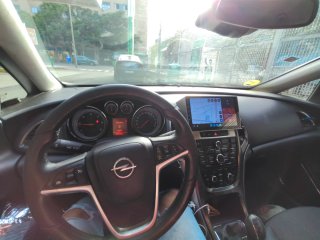 Opel Astra 1.7 2012