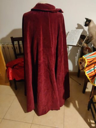 Capa Larga Terciopelo Granate