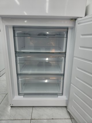 Nevera marca AEG