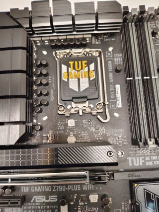 Placa Base ASUS TUF Gaming Z790-Plus WiFi