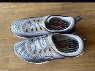 Zapatillas Skechers Grises y Negras