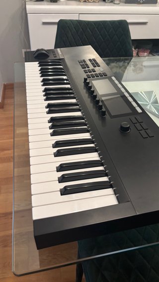 Native Instruments Komplete S49 MK2