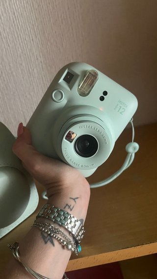 Cámara Instax Mini 12 + Funda + Carrete 10 Fotos