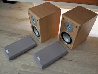 Altavoces Magnat Marrones y Grises