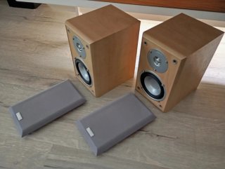 Altavoces Magnat Marrones y Grises