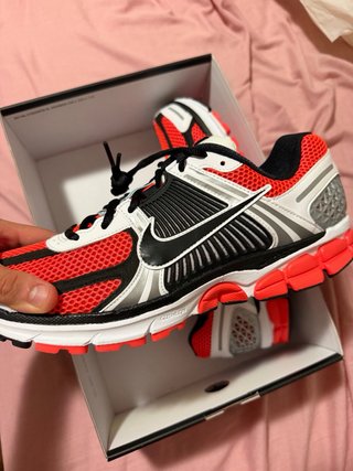 Nike Zoom Vomero 5 SE Rojo Blanco