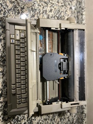 Máquina de escribir Olivetti Lettera E501-II