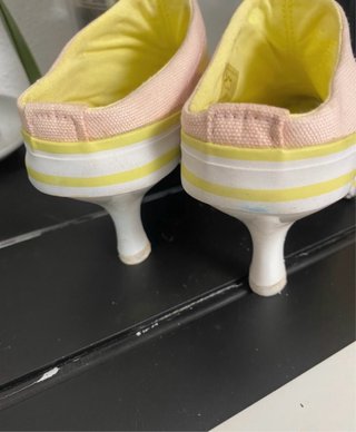 Zapatillas Mules Via Uno Rosa y Blanco