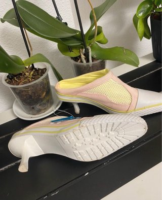 Zapatillas Mules Via Uno Rosa y Blanco