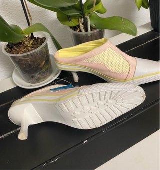 Zapatillas Mules Via Uno Rosa y Blanco
