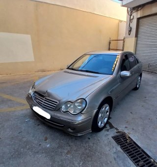 Mercedes-Benz Clase C 2006