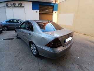 Mercedes-Benz Clase C 2006