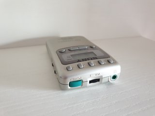 Radio Portátil Sony SRF-M606 FM/AM Mega Bass