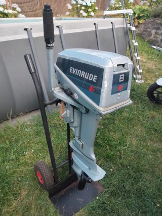 Motor fueraborda Evinrude auxiliar