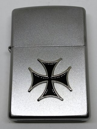 Zippo Cruz de Malta.