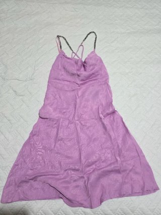 Vestido fiesta lila con tirantes joya