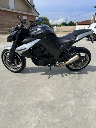 Kawasaki Z1000
