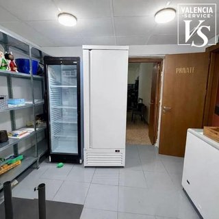 VS 0907 – CAFETERÍA CON ZONA LÚDICA Y TERRAZA
