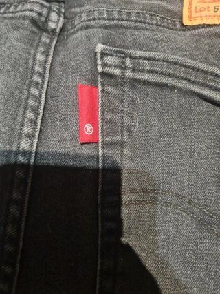 Pantalón corto Levi's desgastado