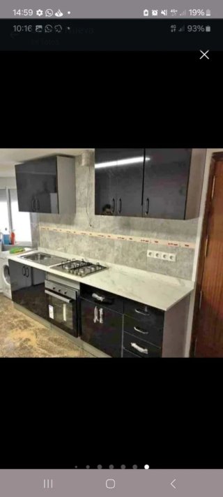 Mueble de cocina modular gris y blanco