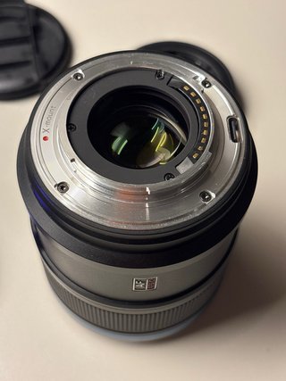 Objetivo Sirui Sniper 23mm F1.2 para Fuji X