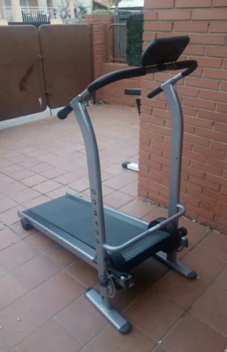 Cinta de andar plegable marca Domyos