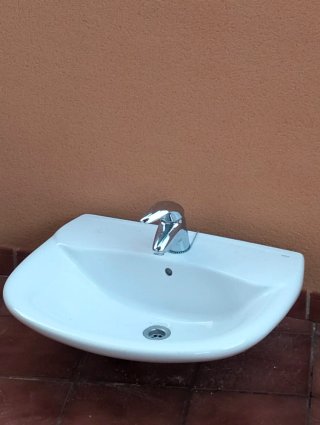 Lavapo con grifo