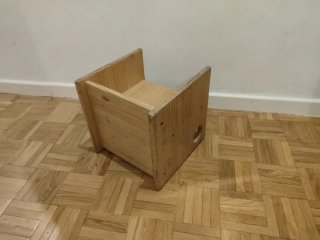 Asiento de madera para niños