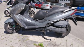 Kymco Maxi Scooter Automática Gris