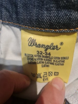 Pantalón Wrangler pata ancha