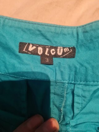 Pantalón corto Volcom chica azul