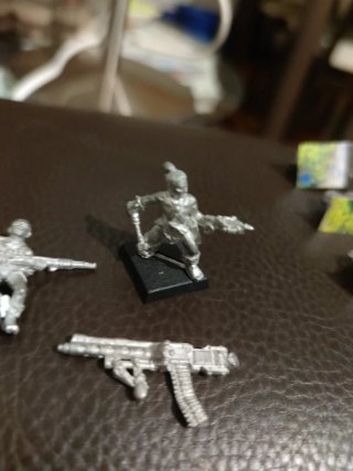 Figuras Warhammer Metal + Pistola