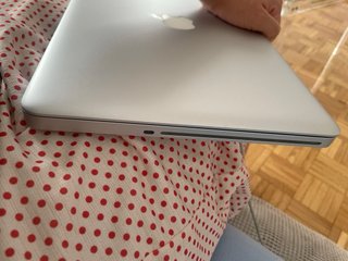 MacBook Pro 12 2012 solo enchufado/hasta el SABADO