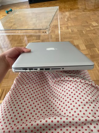 MacBook Pro 12 2012 solo enchufado/hasta el SABADO