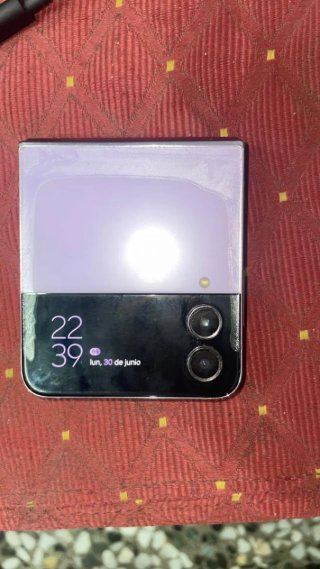 Samsung Galaxy Z Flip 4 Morado