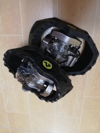 Pedales automáticos y semi-automáticos SHIMANO