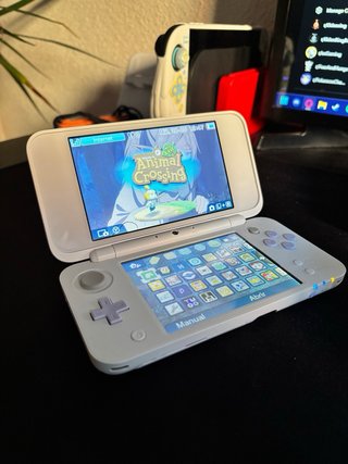 Nintendo New 2DS XL Tomodachi Life Lavanda+Caja
