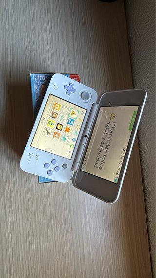 Nintendo New 2DS XL Tomodachi Life Lavanda+Caja