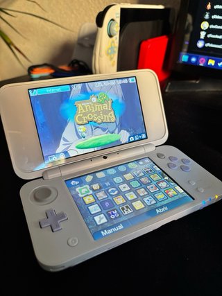 Nintendo New 2DS XL Tomodachi Life Lavanda+Caja