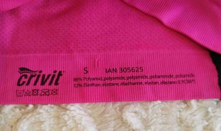 Conjunto playero bikini y top deportivo