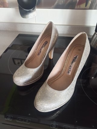Zapatos de tacón plateados talla 38