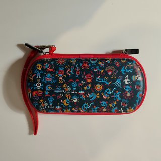 Lote PSP E1004 Negra + Accesorios + Juego