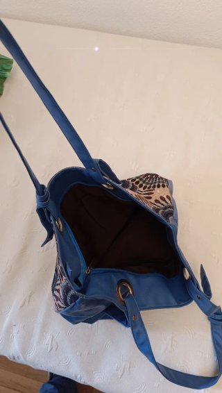 Bolso de mano estampado azul
