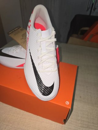 Botas Nike Mercurial Vapor 15 Club IC